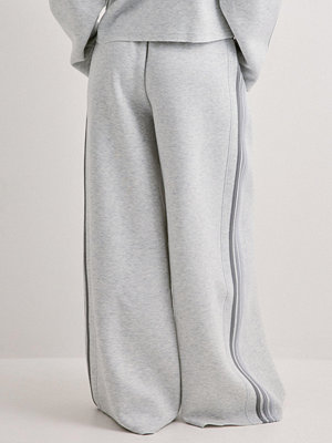 Adidas Originals byxor Sst 2.0 Lng Tp - Grå