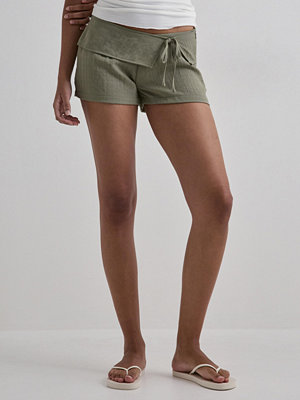 Nelly Front Detail Shorts - Grön