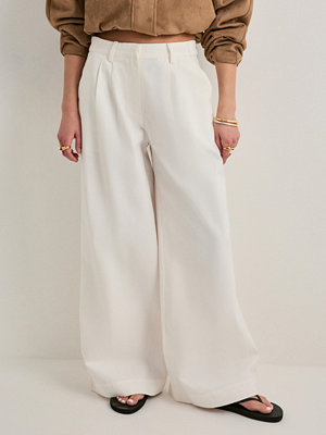 Nelly byxor Relaxed Strap Pants - Vit