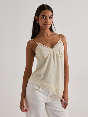 Nelly Sassy Lace Singlet - Champagne