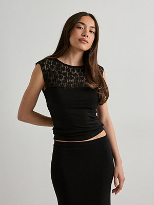 Nelly Lace Blocking Sleeveless Top - Svart