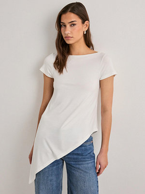 Nelly Asymmetric Flowy Tee - Vit