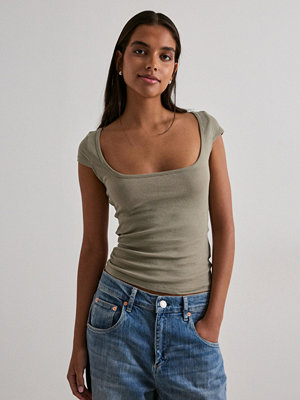 Nelly Perfect Basic Short Sleeve Top - Grön