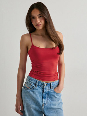 Nelly Built In Bra Singlet - Röd