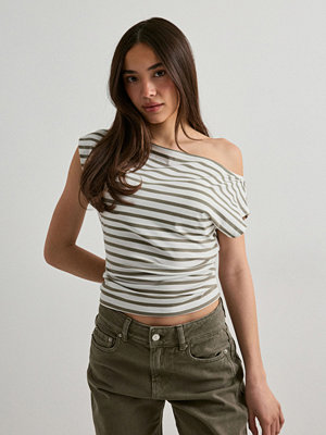 Nelly Stripe Shoulder Top - Grön