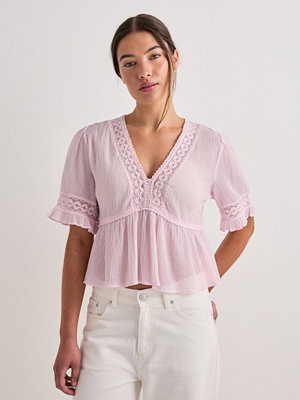 Nelly Sweet Detail Blouse - Rosa