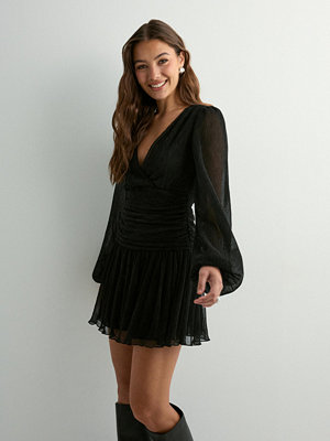 Nelly Glitter Flounce Dress - Svart