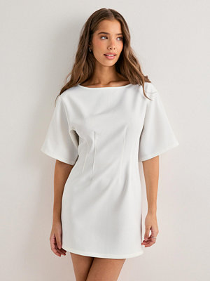 Nelly Shaped Short Sleeve Dress - Vit
