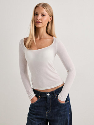 Nelly Soft Wool Blend Scoop Top - Vit