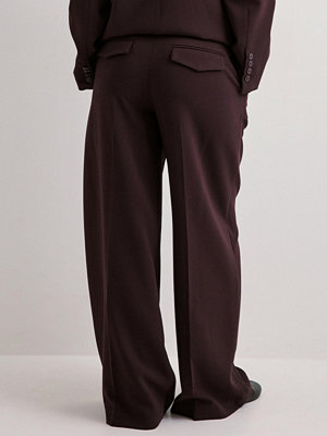 Nelly byxor Volume Back Pocket Suit Pants - Brun