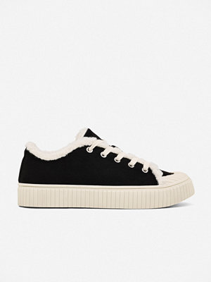 Nelly Warm Court Sneaker - Svart