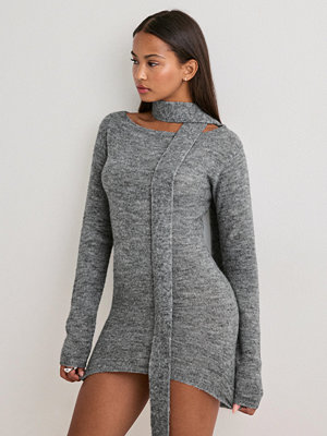 Nelly Tight Long Knit Sweater - Grå