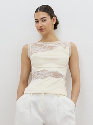 Malina Desire Lace Trimmed Cut Out To - Vit