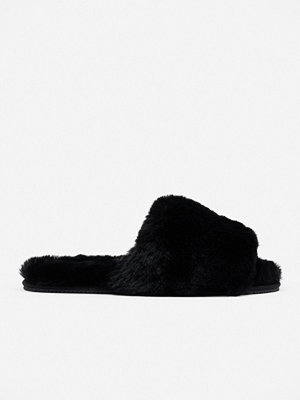Nelly Cosy Faux Fur Slipper - Svart