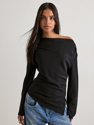 Nelly Asymmetric Play Blouse - Svart