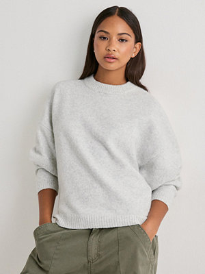 Nelly Sleeve Focus Knit Sweater - Grå