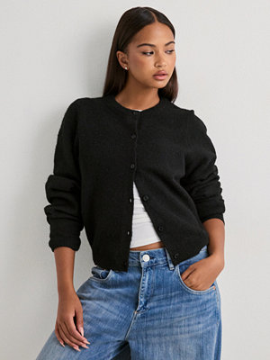 Nelly Fuzzy Knit Cardigan - Svart