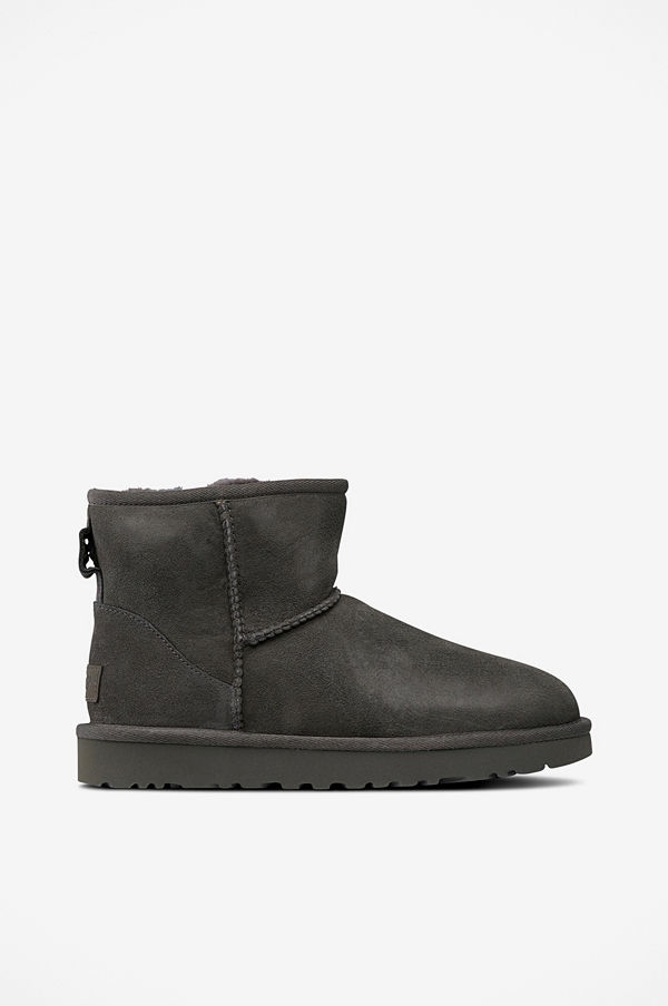 UGG Boots Classic Mini II