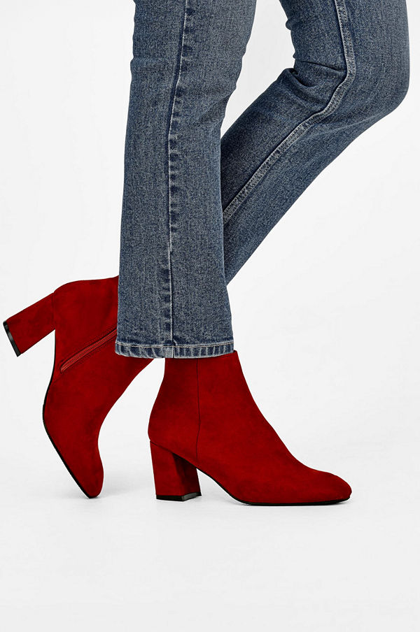 Ellos Boots Sunday