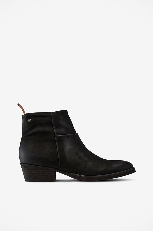 Sneaky Steve Boots Dashed
