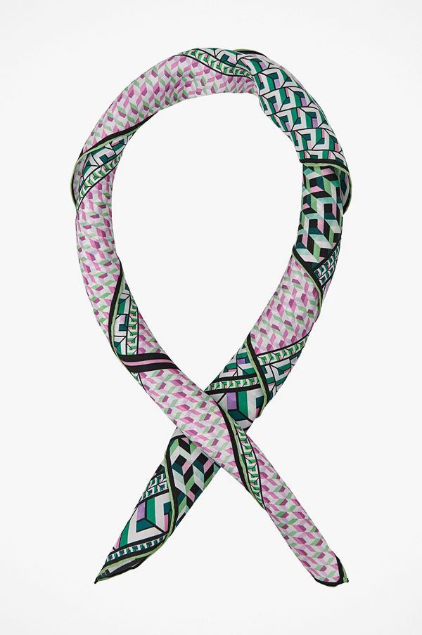 By Malina Scarf Fly