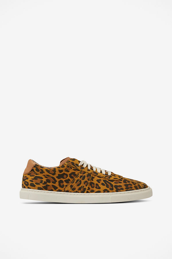Sneaky Steve Sneakers Sammy