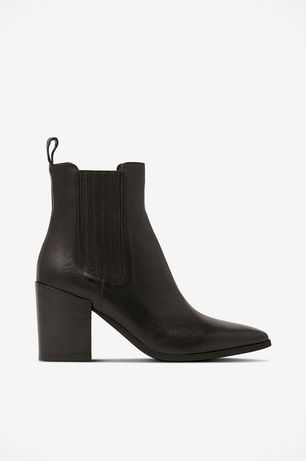 Apair Boots