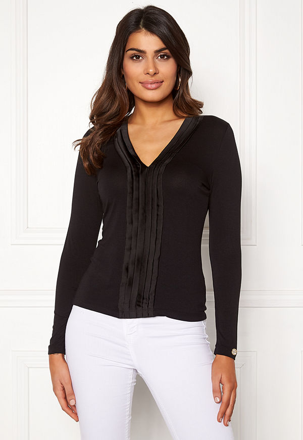 Chiara Forthi Ferrada top