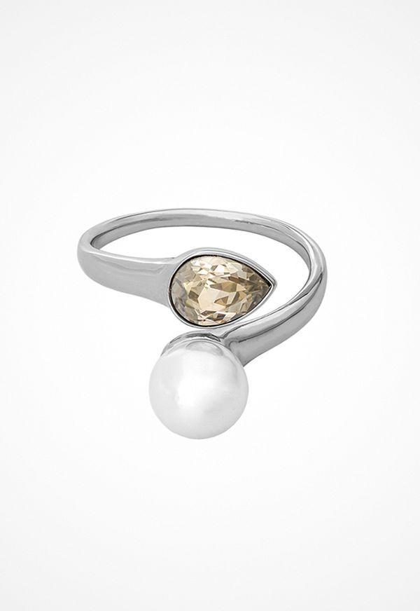 Lily and Rose Ella Pearl Ring