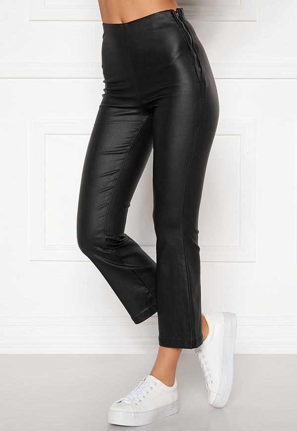 Bubbleroom svarta byxor Alicia coated kickflare trousers Black