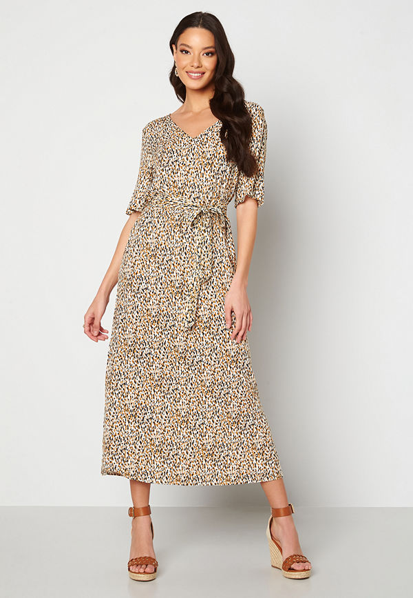 Object Amanda 2/4 Dress Cloud Dancer AOP Leo