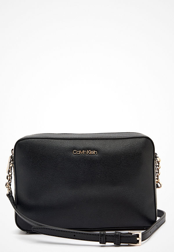 Calvin Klein Jeans svart axelväska Camera Bag Saffiano BAX Ck Black