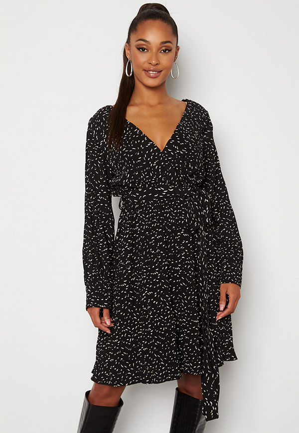 Sisters Point New Gerdo Dress 003 Black/Cream