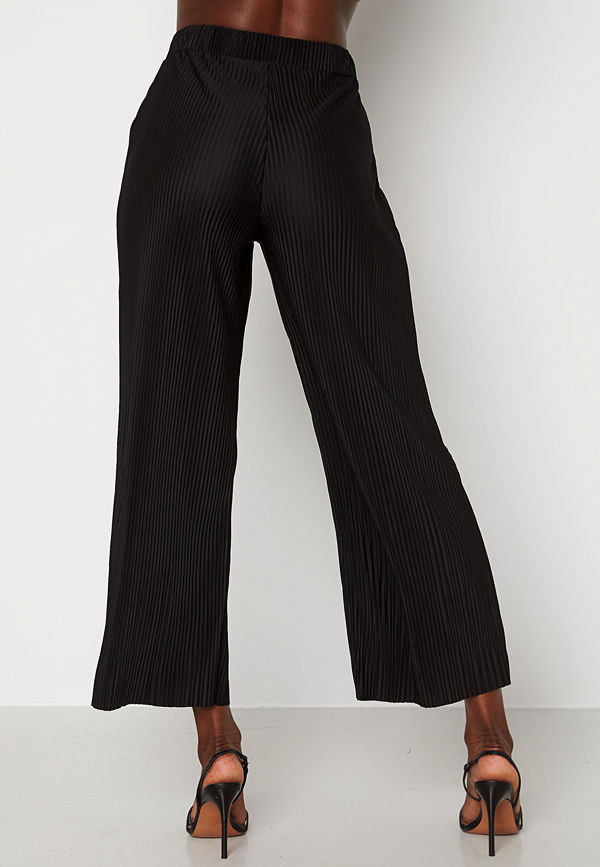 Bubbleroom svarta byxor Lola pleated cropped trousers Black