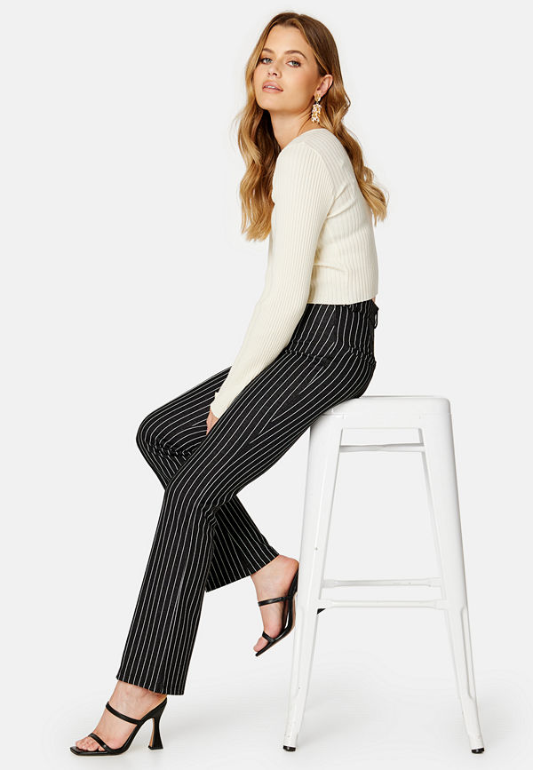 Bubbleroom svarta randiga byxor Soft flared suit trousers Black/Striped