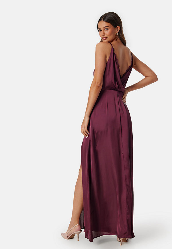Bubbleroom Occasion Drapy-Back Slit Satin Gown Wine-red
