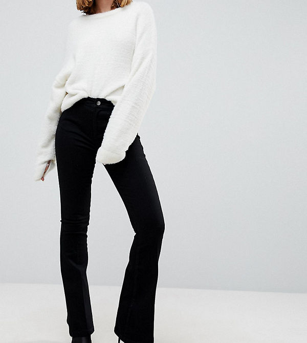 ASOS Petite Svarta utsvängda jeans med pressveck Rensvarta