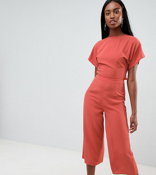 Missguided Tall Exklusiv jumpsuit i culotte-modell med öppen rygg Mörkrosa