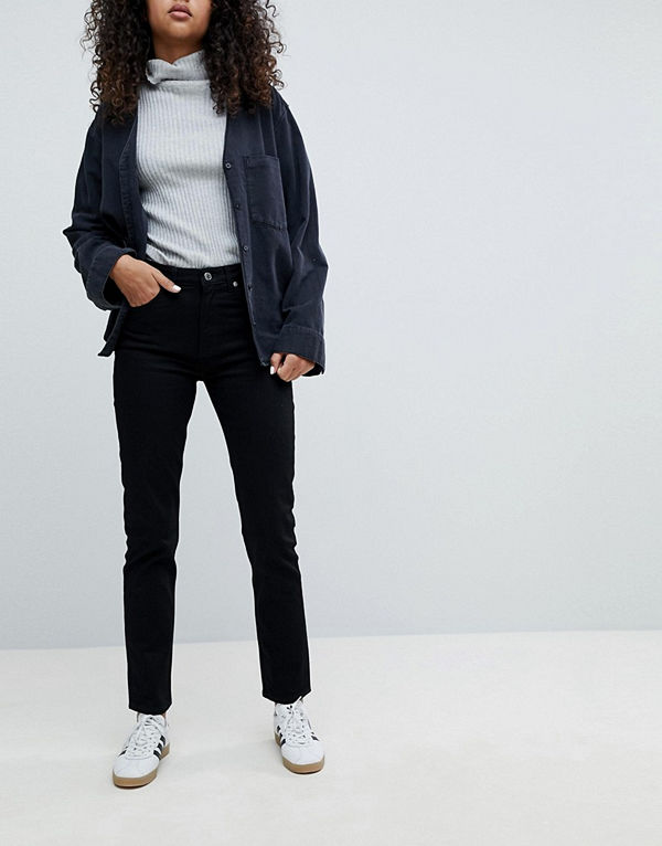 Weekday Seattle Svarta mom jeans med hög midja i ekologisk bomull