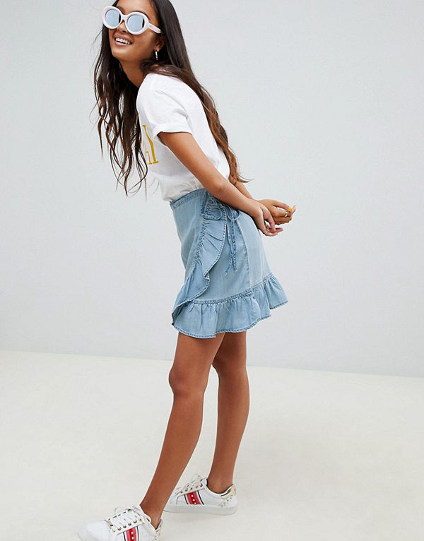 ASOS DESIGN Jeanskjol med omlott och volang i tencel