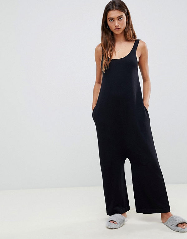 ASOS DESIGN Premium lounge Stickad jumpsuit med låg gren