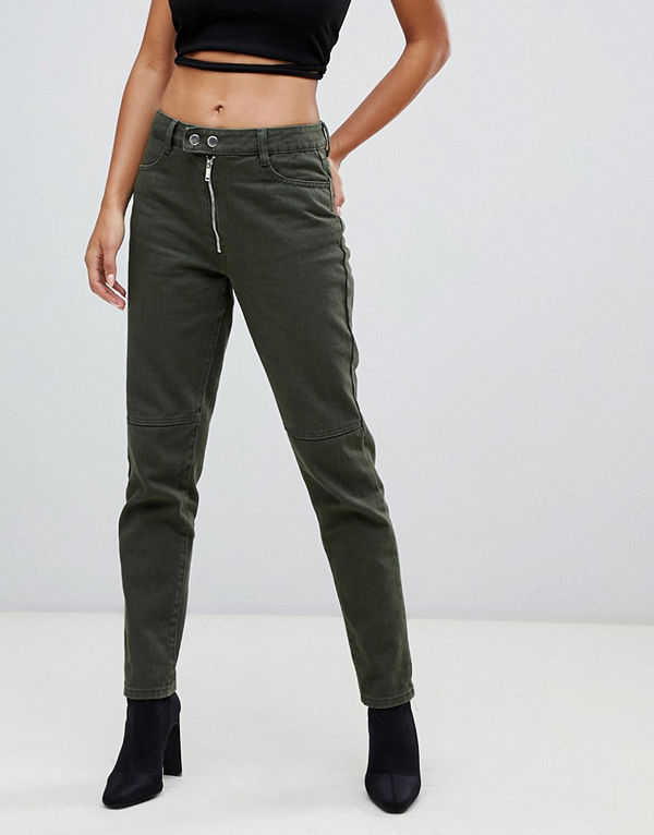 Missguided Riot Khakifärgade jeans i "mom jeans"-modell med hög midja Kakifärgad