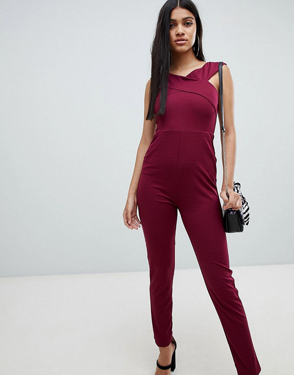 Ax Paris Kroppsnära jumpsuit med korsad detalj framtill Plommonlila