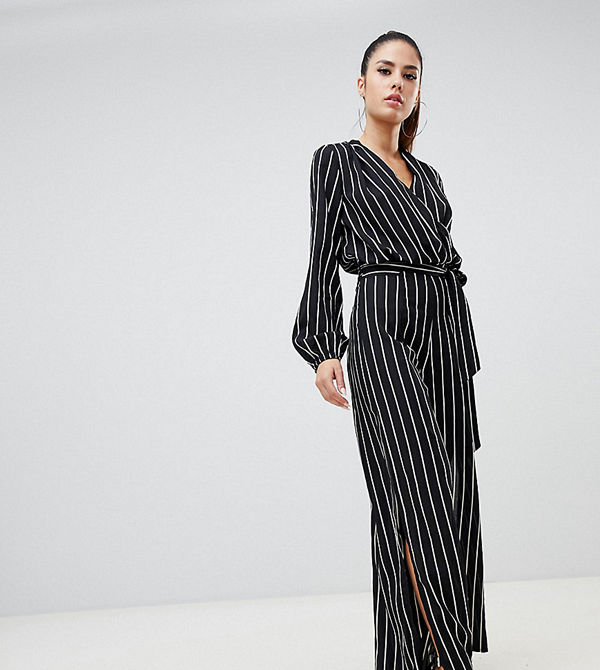 Parallel Lines Kritstrecksrandig jumpsuit med slits på benen och knytning i midjan Svart/vitrandig
