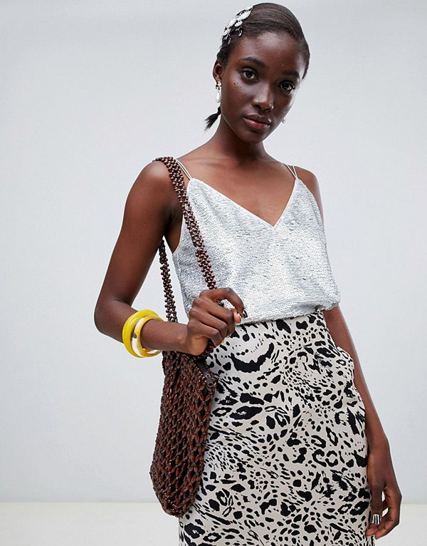 ASOS DESIGN Paljettutsmyckat linne med detalj med smala band