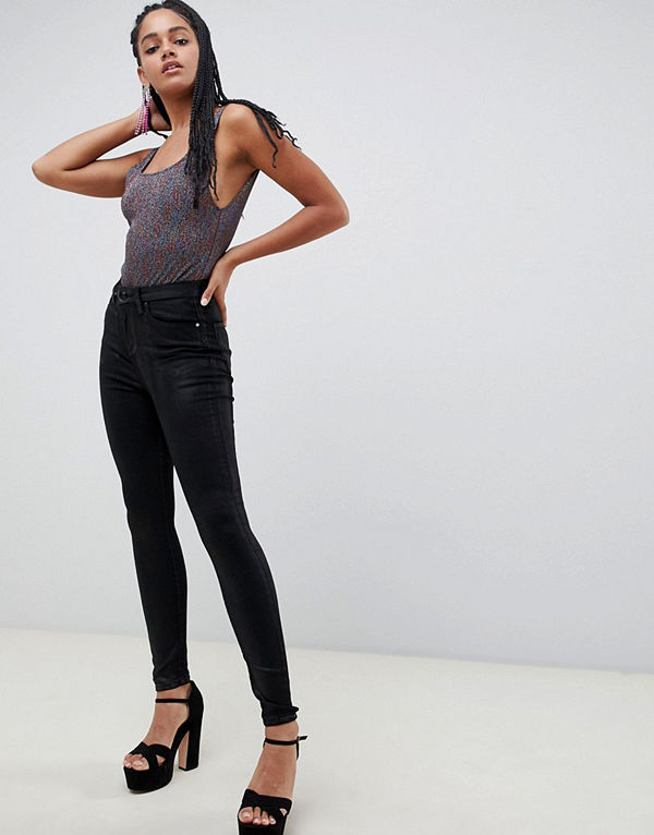 ASOS DESIGN Sculpt me Svarta premiumjeans Svart ytbeläggning