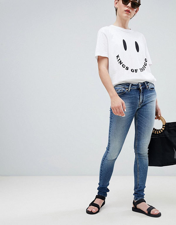 Kings Of Indigo Juno Mellanhöga jeans i ekologisk bomull med extra smal passform Light deep vintage