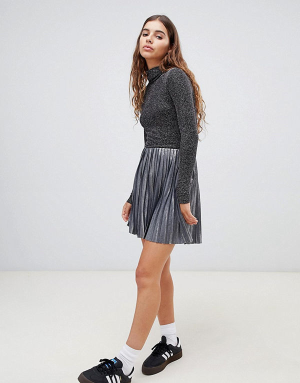 Weekday Plisserad minikjol i silver