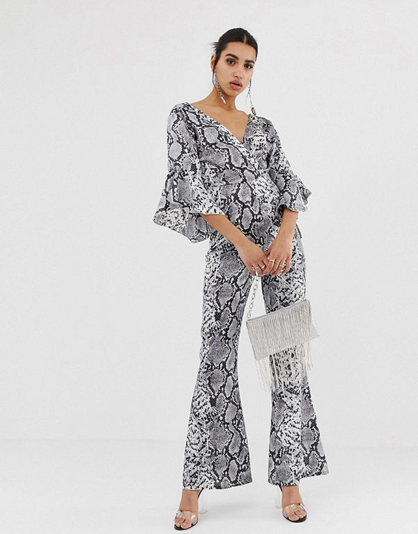 PrettyLittleThing Grå ormmönstrad jumpsuit med utsvängd ärm Orm