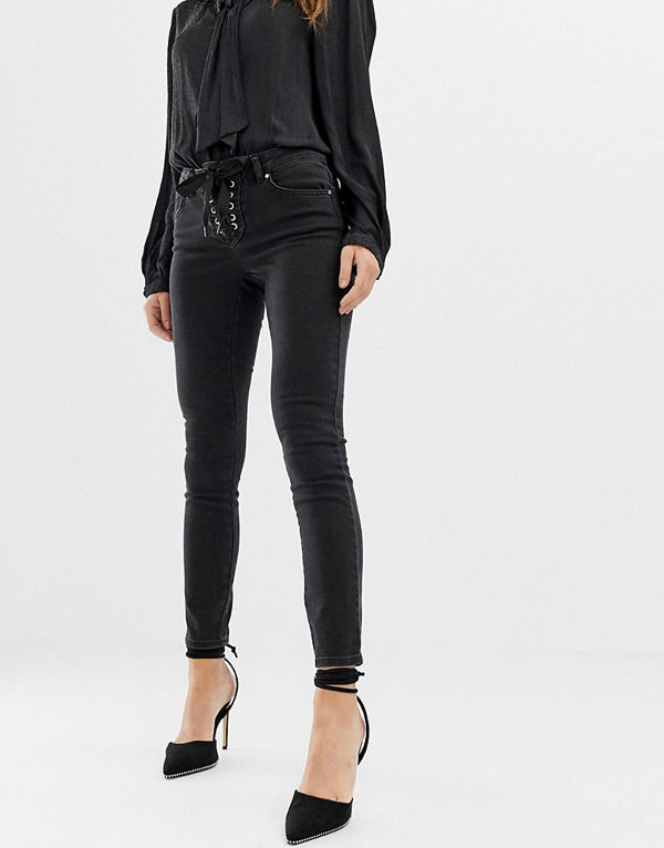 ASOS DESIGN Whitby Skinny jeans med låg midja och detalj med snörning framtill i svart tvätt Tvättad svart